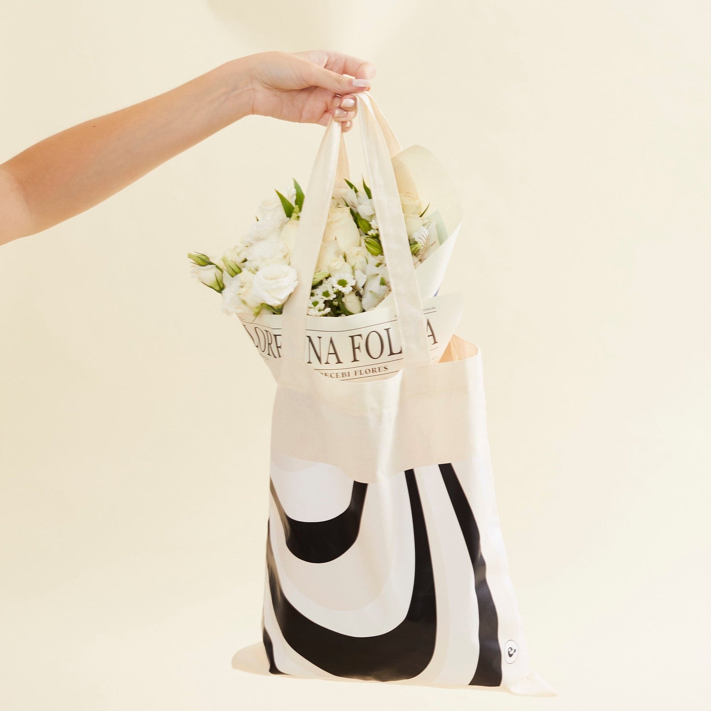 NEW IN! BOLSA COM FLORES ERMETICA P&B