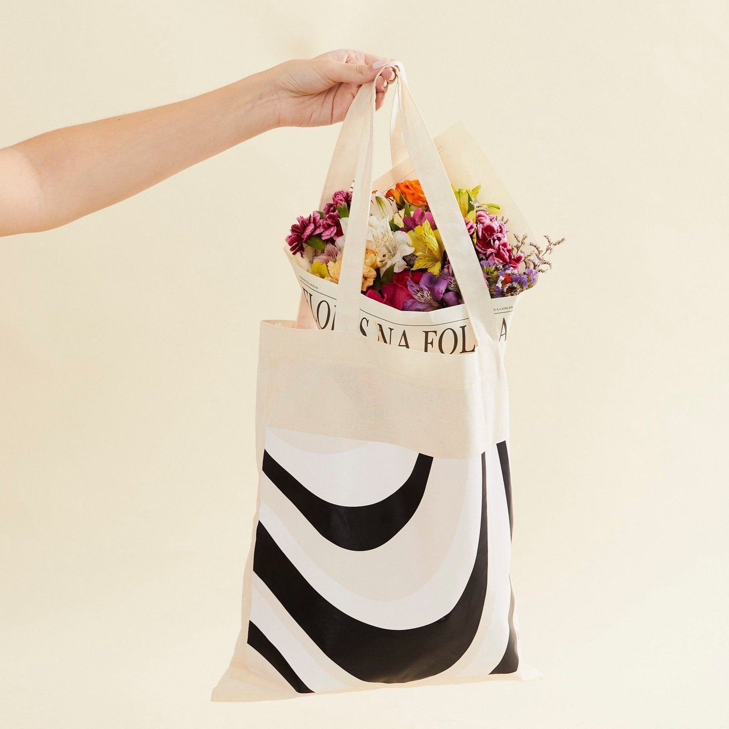 NEW IN! BOLSA COM FLORES ERMETICA P&B